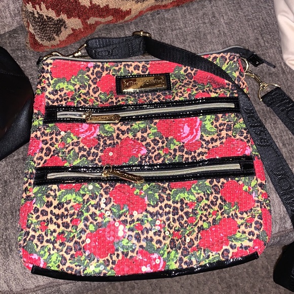 2 ✌🏾 Betsey Johnson purses! BUNDLE deal! - Picture 4 of 16